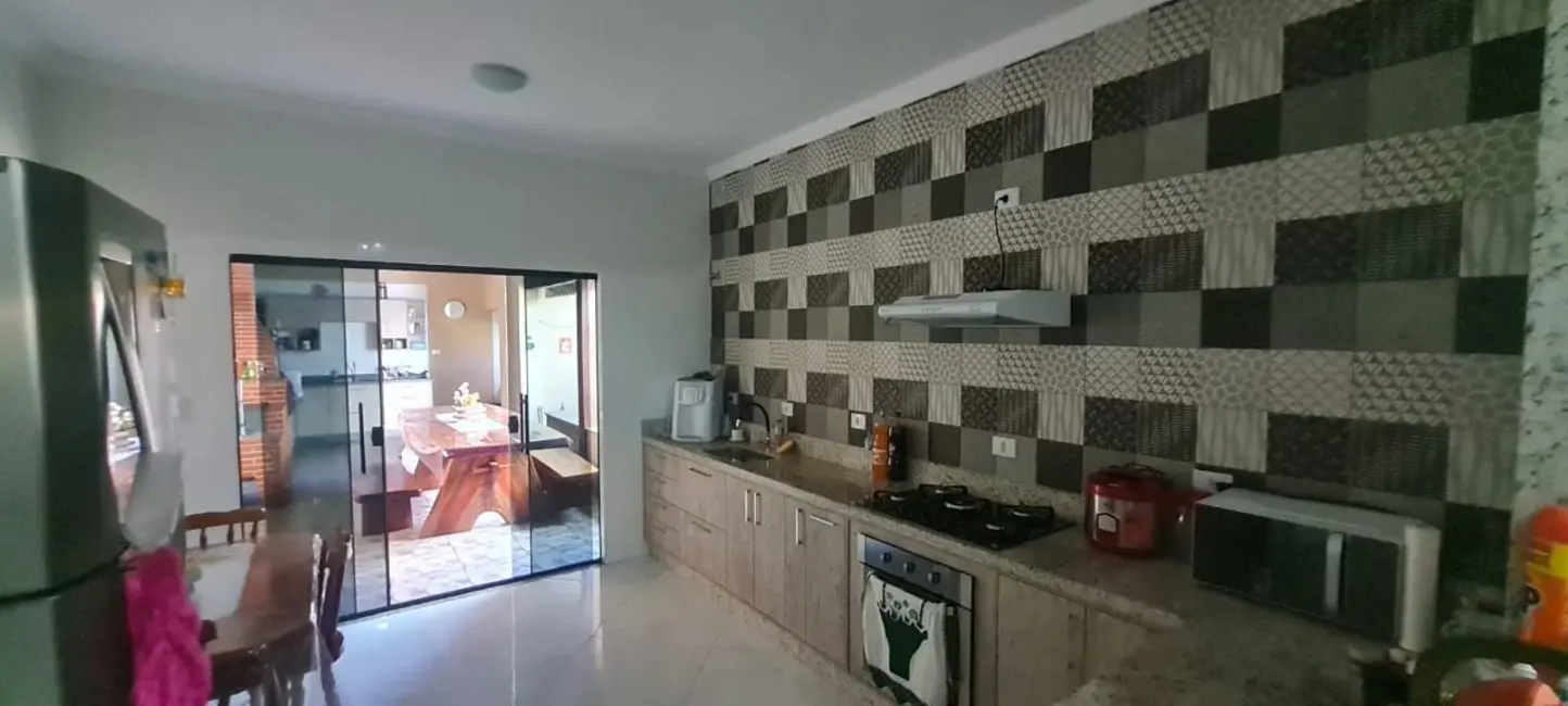 Foto 2 de Sobrado com 3 quartos à venda, 237m2 em Residencial Parque das Palmeiras, Pindamonhangaba - SP