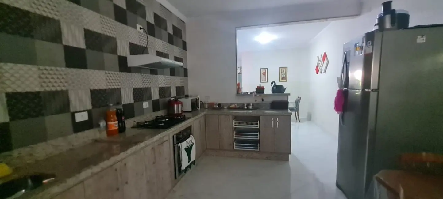 Foto 7 de Sobrado com 3 quartos à venda, 237m2 em Residencial Parque das Palmeiras, Pindamonhangaba - SP