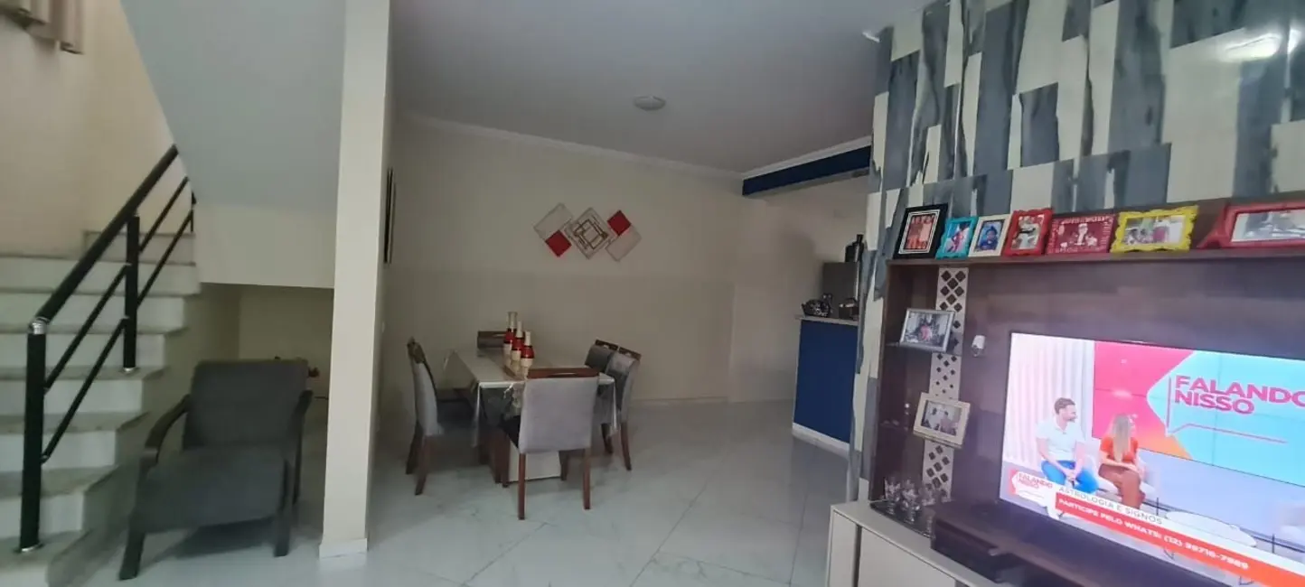 Foto 3 de Sobrado com 3 quartos à venda, 237m2 em Residencial Parque das Palmeiras, Pindamonhangaba - SP