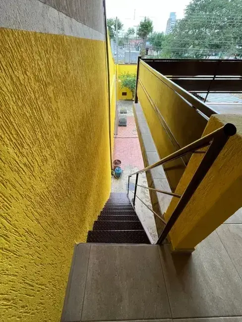 Foto 1 de Sobrado com 3 quartos à venda, 193m2 em Parque Jaraguá, Taubate - SP