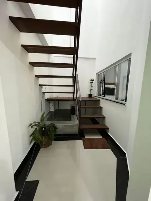 Foto 6 de Sobrado com 3 quartos à venda, 193m2 em Parque Jaraguá, Taubate - SP