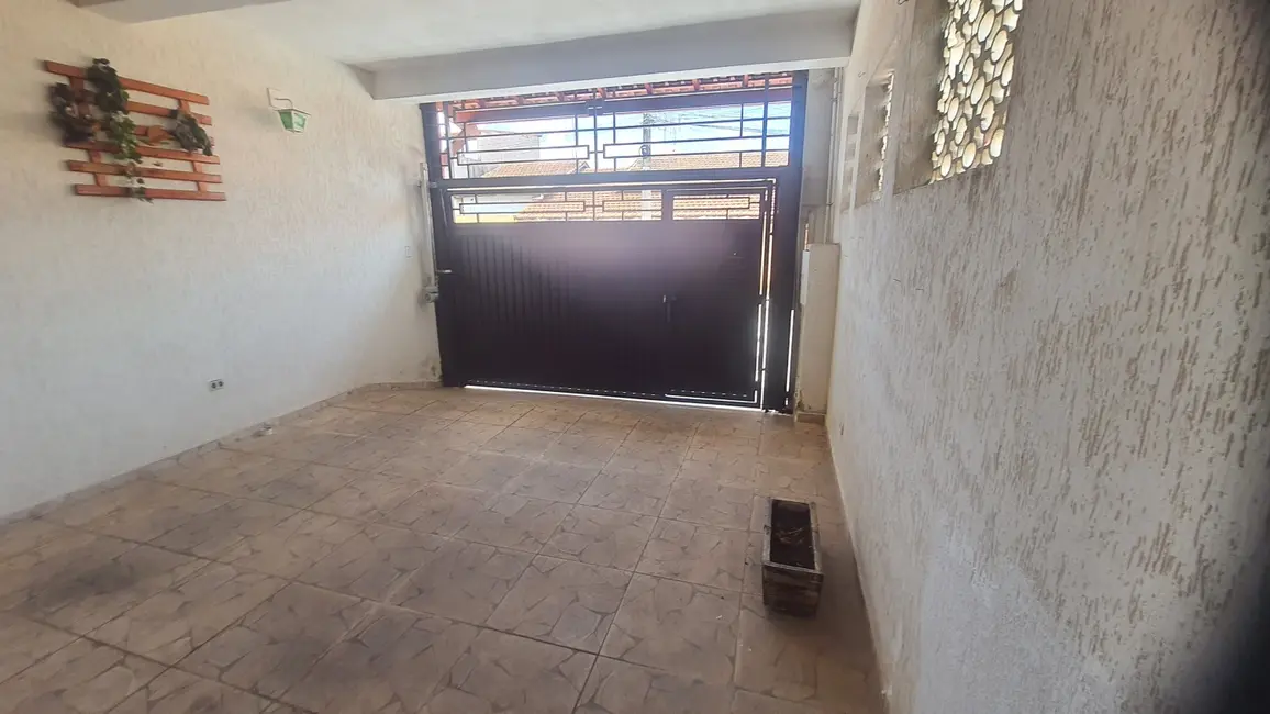 Foto 2 de Sobrado com 3 quartos à venda, 130m2 em Santana, Pindamonhangaba - SP