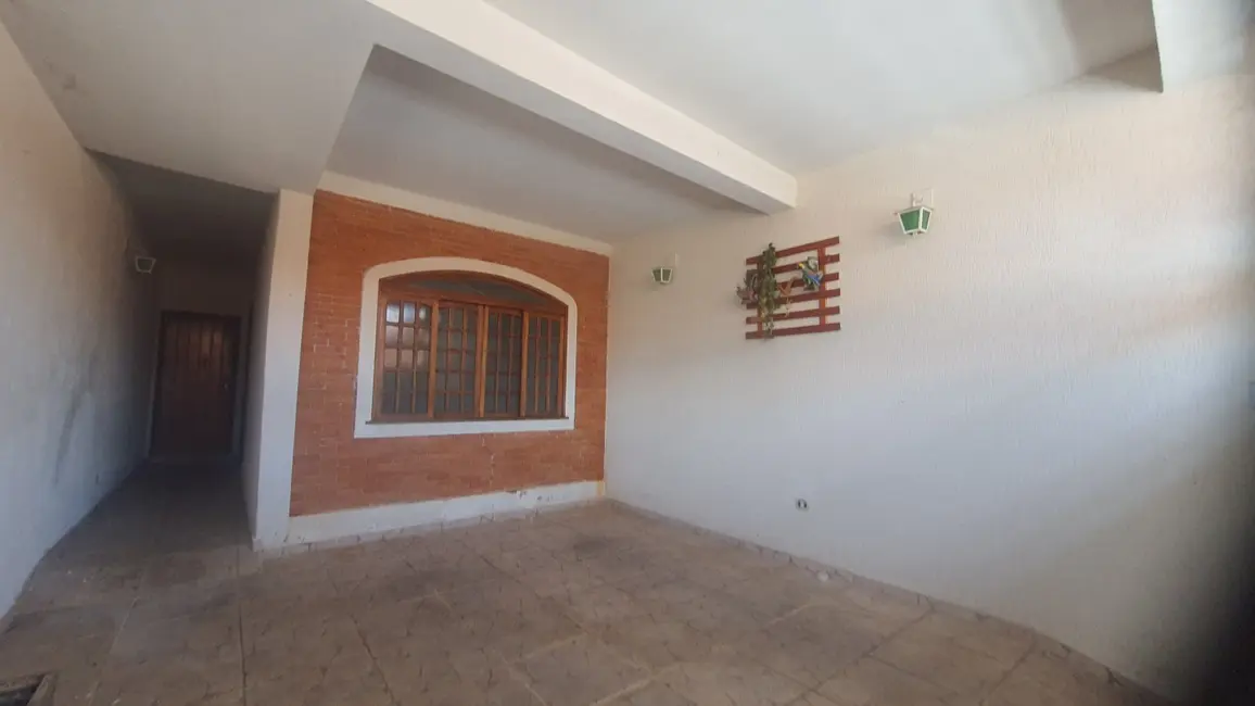 Foto 1 de Sobrado com 3 quartos à venda, 130m2 em Santana, Pindamonhangaba - SP