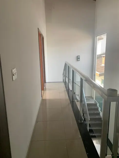 Foto 2 de Sobrado com 3 quartos à venda, 211m2 em Tremembe - SP
