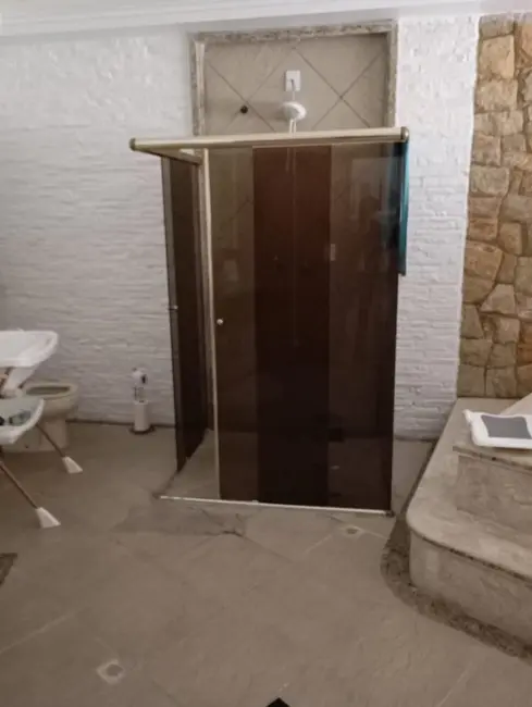 Foto 1 de Sobrado com 3 quartos à venda, 300m2 em Residencial Mantiqueira, Pindamonhangaba - SP