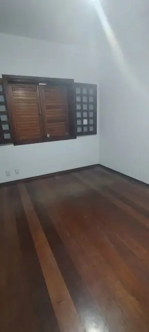 Foto 3 de Sobrado com 3 quartos à venda, 200m2 em Vila São Judas Tadeu, Pindamonhangaba - SP