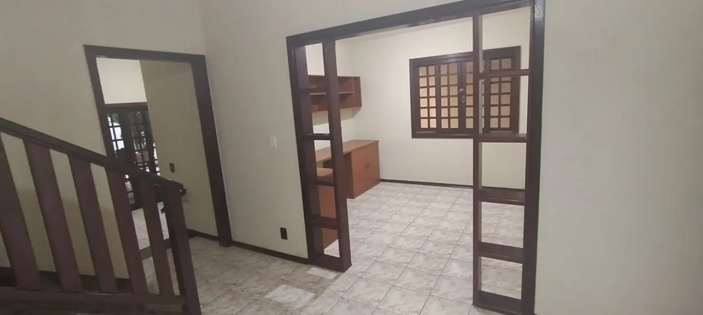Foto 9 de Sobrado com 3 quartos à venda, 200m2 em Vila São Judas Tadeu, Pindamonhangaba - SP