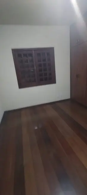 Foto 8 de Sobrado com 3 quartos à venda, 200m2 em Vila São Judas Tadeu, Pindamonhangaba - SP