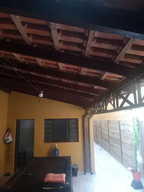 Foto 2 de Sobrado com 2 quartos à venda, 147m2 em Residencial Mombaça I, Pindamonhangaba - SP
