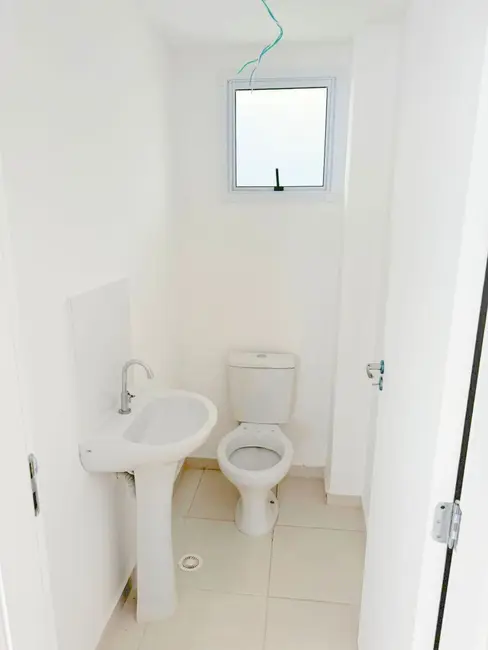 Foto 3 de Sobrado com 2 quartos à venda, 60m2 em Jardim Santa Luzia, Guaratingueta - SP