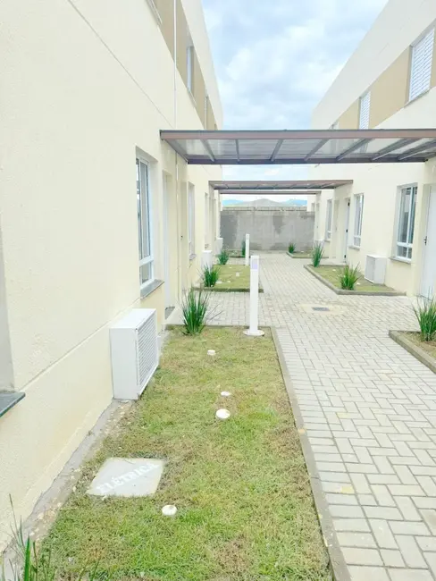 Foto 5 de Sobrado com 2 quartos à venda, 60m2 em Jardim Santa Luzia, Guaratingueta - SP