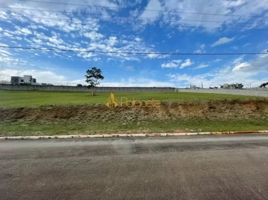 Foto 1 de Lote de Condomínio à venda, 2000m2 em Chácaras Cataguá, Taubate - SP