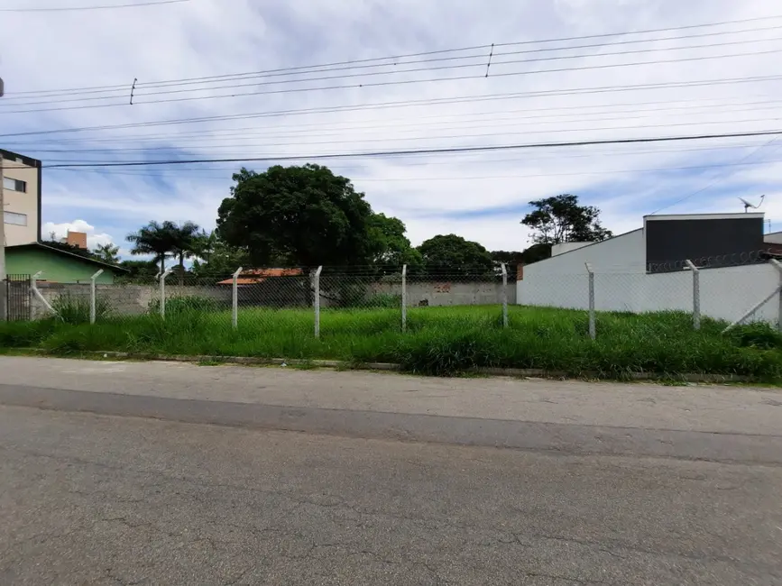 Foto 1 de Terreno / Lote à venda, 525m2 em Pindamonhangaba - SP