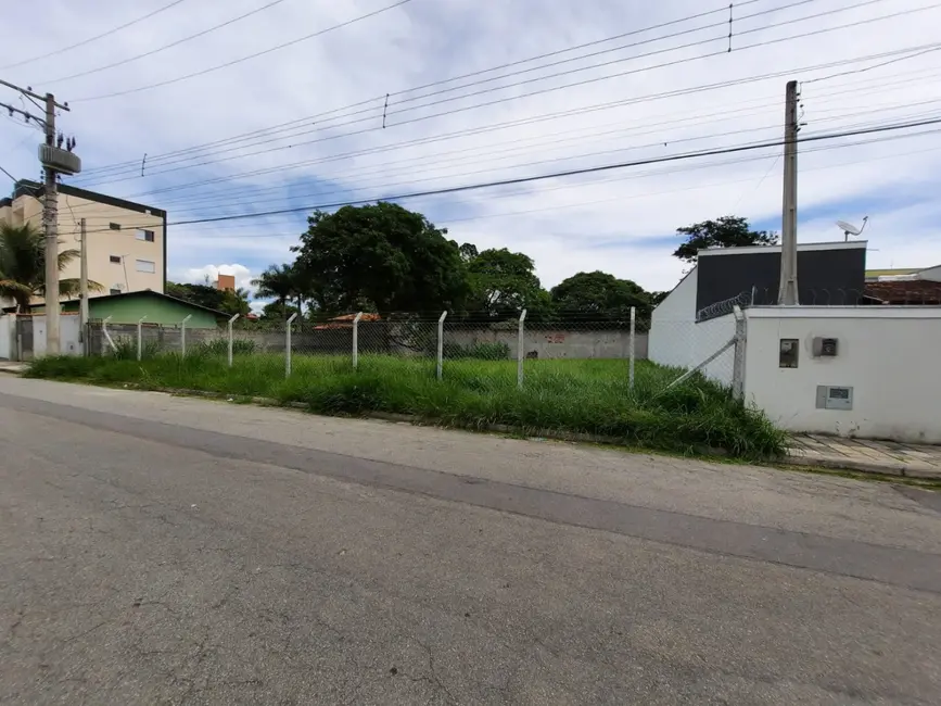 Foto 3 de Terreno / Lote à venda, 525m2 em Pindamonhangaba - SP