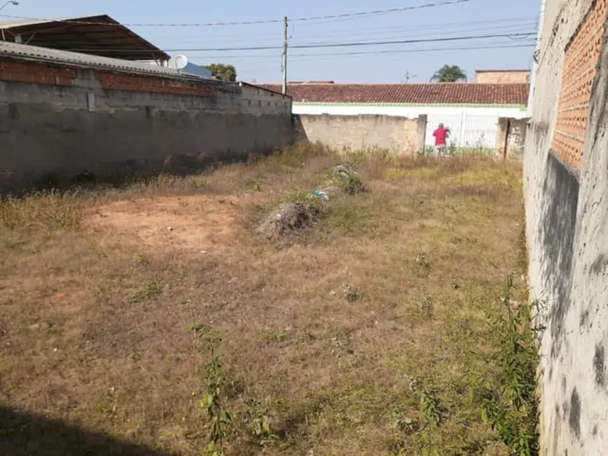 Foto 2 de Terreno / Lote à venda, 250m2 em Conjunto Residencial Araretama, Pindamonhangaba - SP