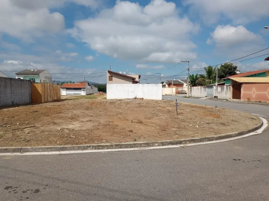 Foto 2 de Terreno / Lote à venda, 200m2 em Pindamonhangaba - SP