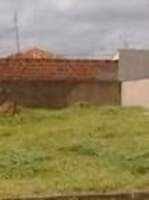 Foto 1 de Terreno / Lote à venda em Pindamonhangaba - SP