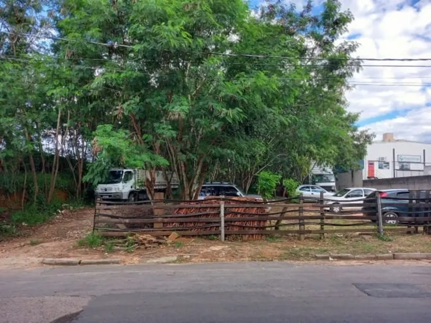 Foto 2 de Terreno / Lote à venda, 2400m2 em Esplanada Independência, Taubate - SP
