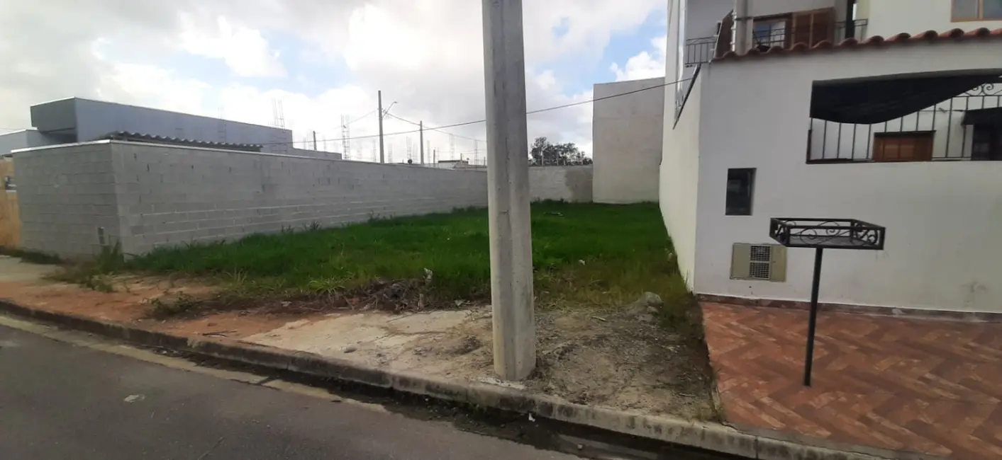 Foto 2 de Terreno / Lote à venda, 200m2 em Pindamonhangaba - SP