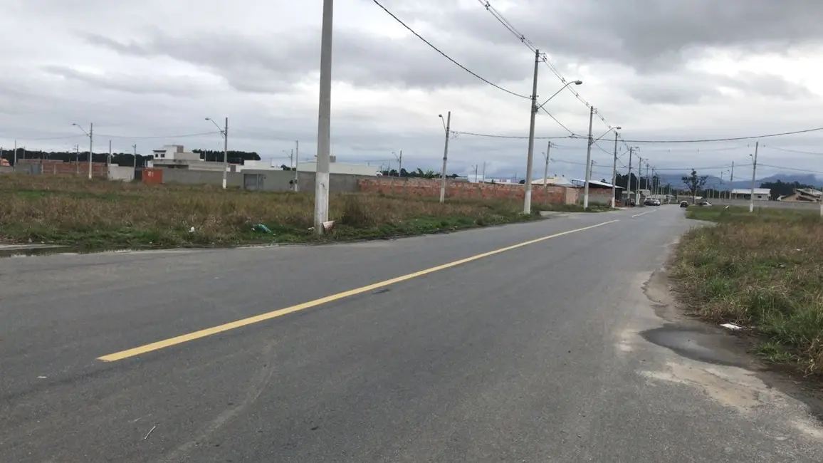 Foto 1 de Terreno / Lote à venda, 826m2 em Pindamonhangaba - SP