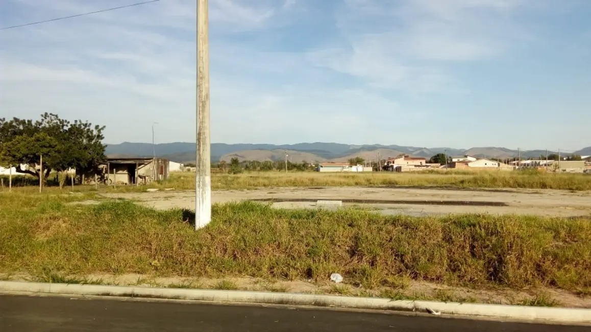 Foto 1 de Terreno / Lote à venda e para alugar, 390m2 em Pindamonhangaba - SP