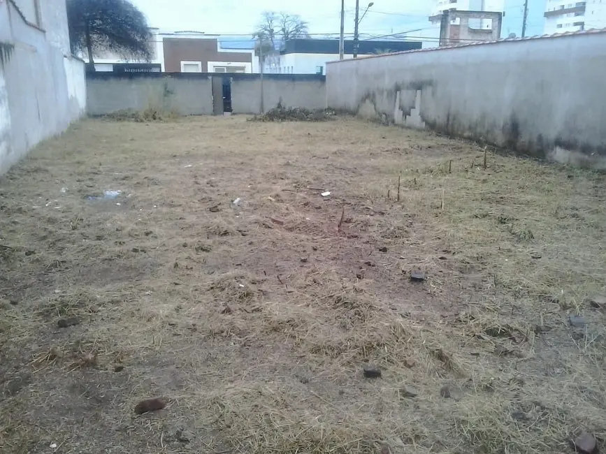 Foto 1 de Terreno / Lote à venda, 411m2 em Centro, Pindamonhangaba - SP