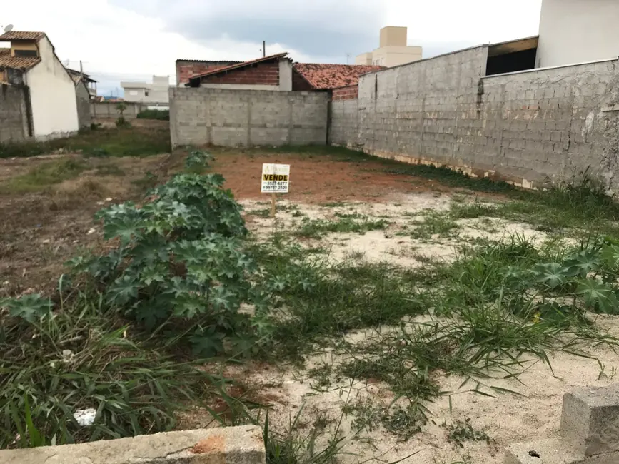 Foto 2 de Terreno / Lote à venda, 200m2 em Pindamonhangaba - SP