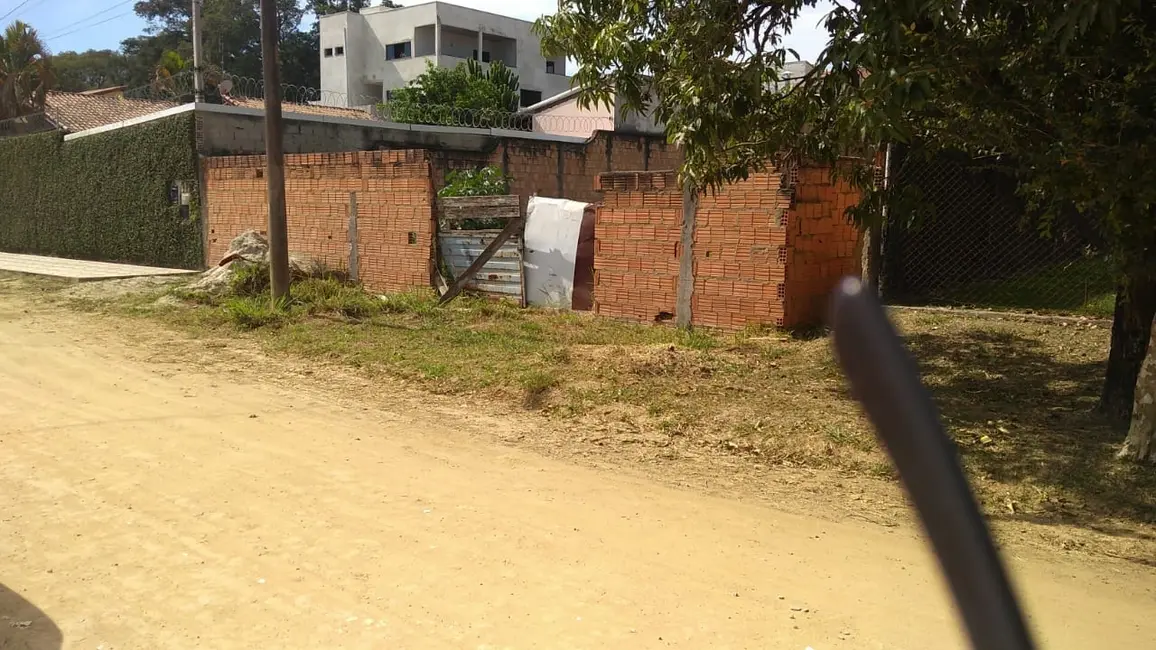 Foto 2 de Terreno / Lote à venda, 364m2 em Guaratingueta - SP