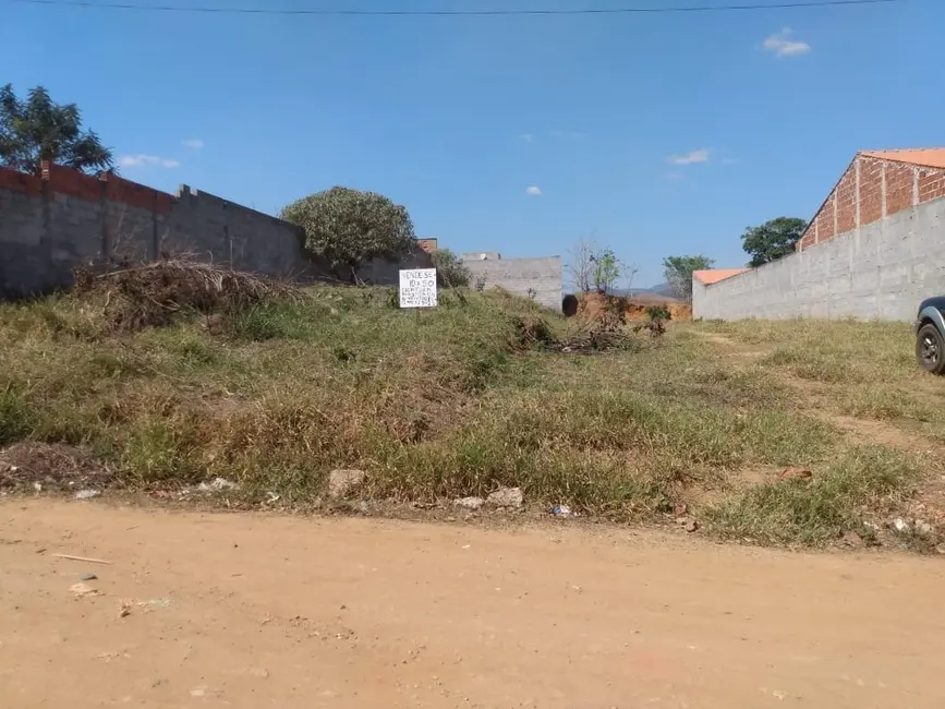 Foto 2 de Terreno / Lote à venda, 500m2 em Pindamonhangaba - SP