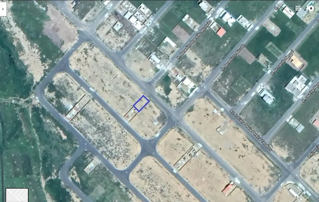 Foto 1 de Terreno / Lote à venda, 200m2 em Pindamonhangaba - SP