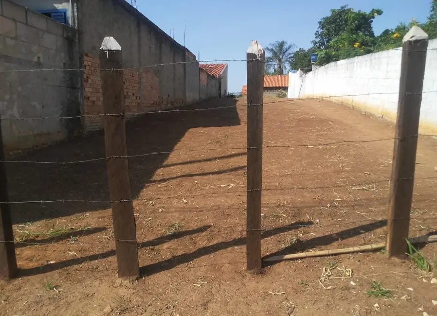 Foto 1 de Terreno / Lote à venda, 335m2 em Campinas, Pindamonhangaba - SP