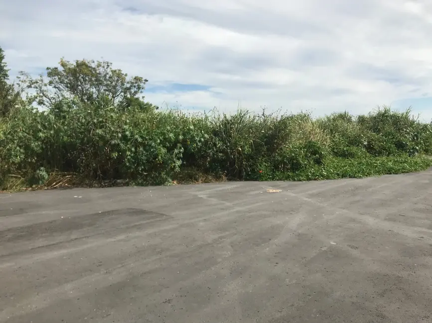Foto 2 de Terreno / Lote à venda, 127m2 em Pindamonhangaba - SP
