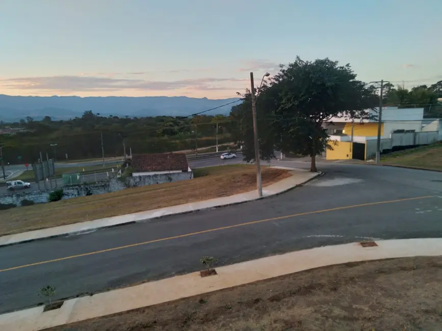 Foto 6 de Terreno / Lote à venda, 250m2 em Santana, Pindamonhangaba - SP