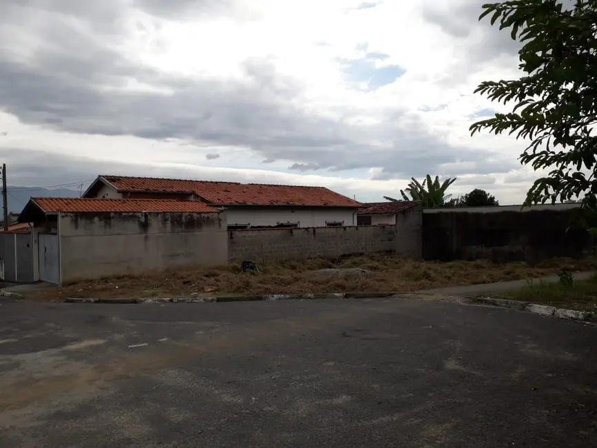 Foto 1 de Terreno / Lote à venda, 268m2 em Pindamonhangaba - SP