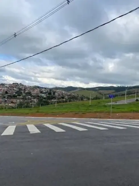 Foto 4 de Terreno / Lote à venda, 250m2 em Parque São Luís, Taubate - SP