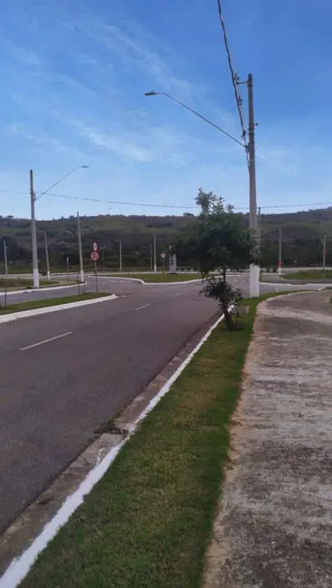Foto 1 de Terreno / Lote à venda, 250m2 em Taubate - SP
