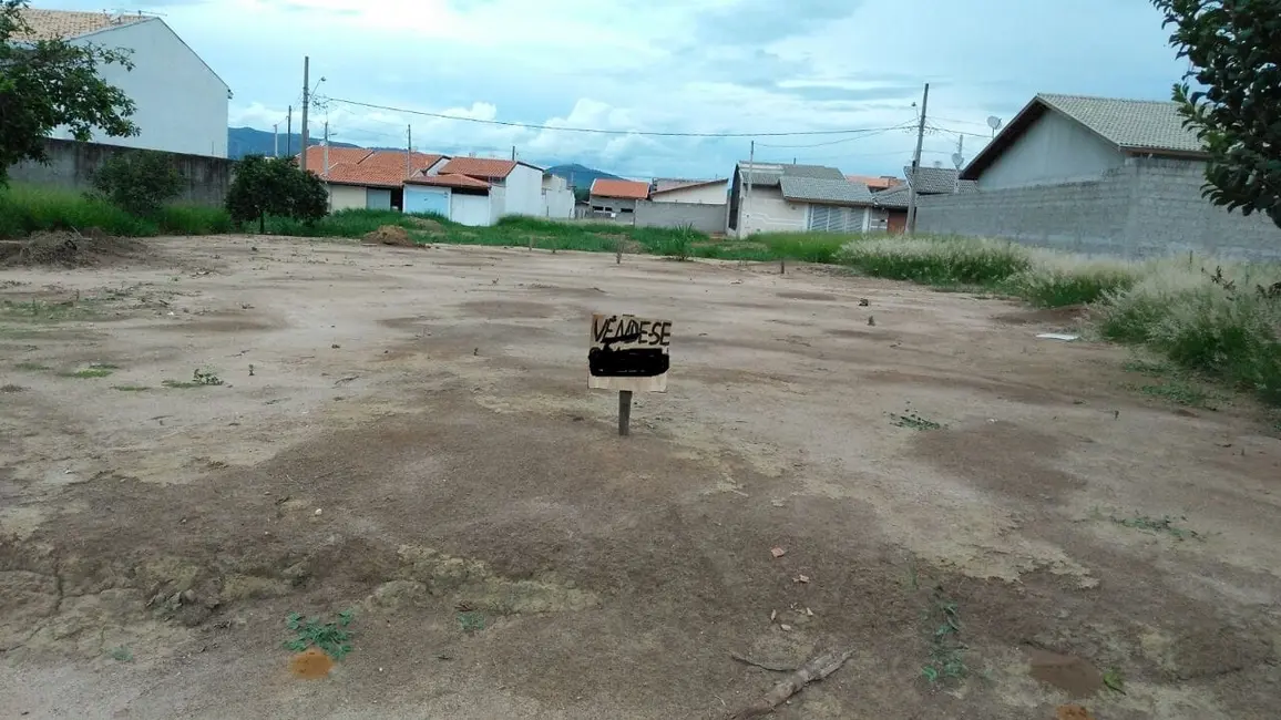 Foto 1 de Terreno / Lote à venda, 200m2 em Pindamonhangaba - SP