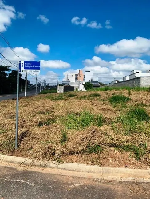 Foto 1 de Terreno / Lote à venda, 330m2 em Pindamonhangaba - SP