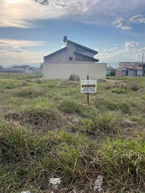 Foto 1 de Terreno / Lote à venda, 200m2 em Pindamonhangaba - SP