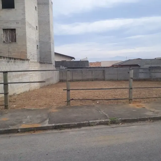 Foto 5 de Terreno / Lote à venda, 303m2 em Taubate - SP