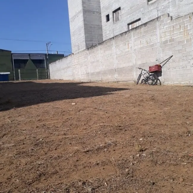 Foto 2 de Terreno / Lote à venda, 303m2 em Taubate - SP