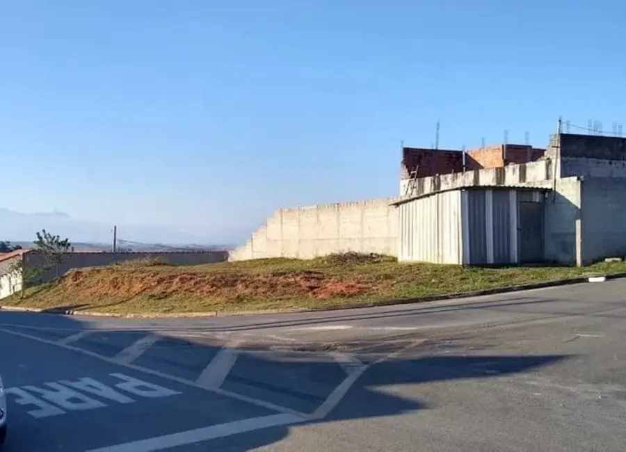 Foto 5 de Terreno / Lote à venda, 360m2 em Guaratingueta - SP