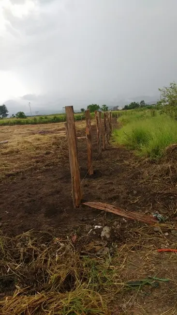 Foto 1 de Terreno / Lote à venda, 1000m2 em Pindamonhangaba - SP