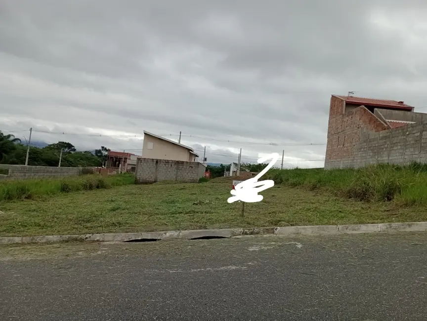 Foto 1 de Terreno / Lote à venda, 300m2 em Taubate - SP