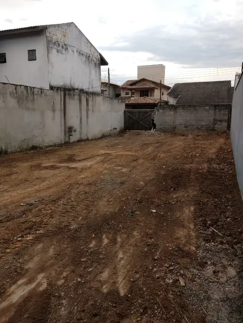 Foto 5 de Terreno / Lote à venda, 250m2 em Pindamonhangaba - SP