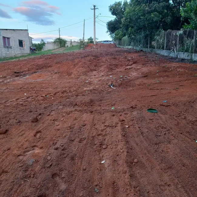 Foto 1 de Terreno / Lote à venda, 910m2 em Barreiro, Taubate - SP