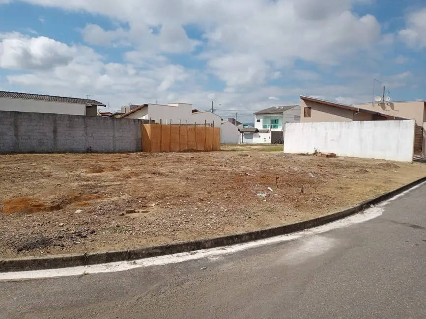Foto 2 de Terreno / Lote à venda, 208m2 em Pindamonhangaba - SP