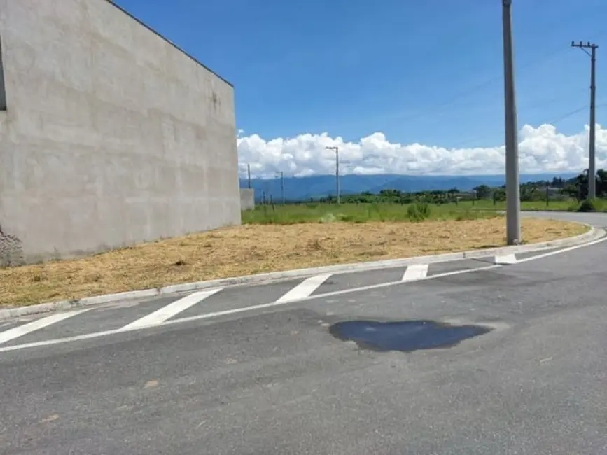 Foto 4 de Terreno / Lote à venda, 215m2 em Areão, Taubate - SP