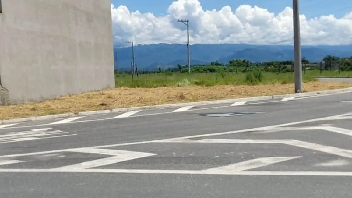 Foto 1 de Terreno / Lote à venda, 215m2 em Areão, Taubate - SP