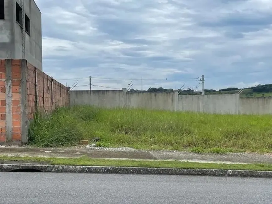 Foto 1 de Terreno / Lote à venda, 489m2 em Taubate - SP
